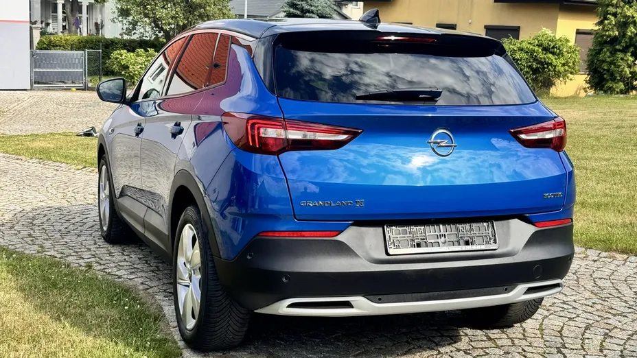 OPEL Grandland X -
