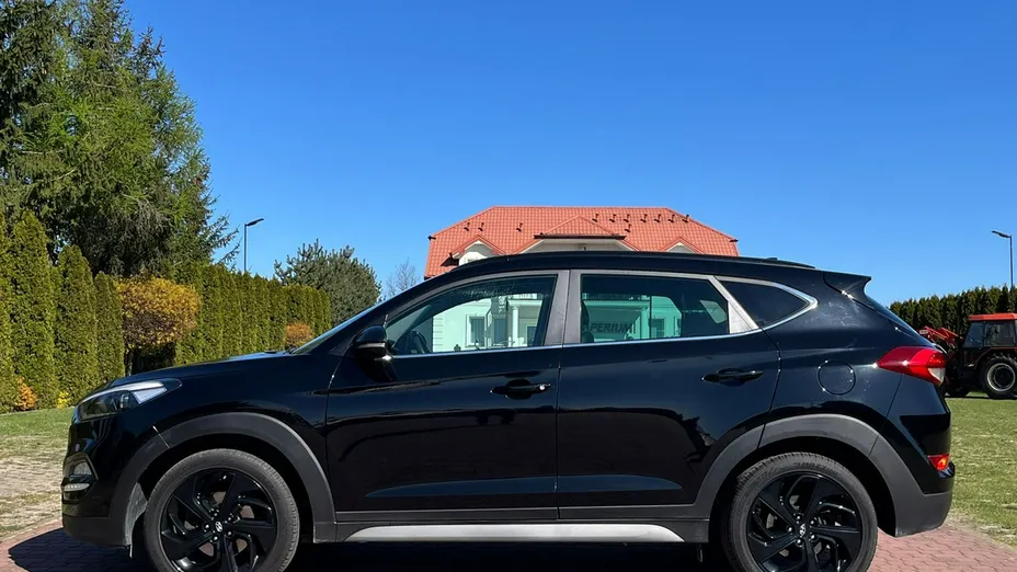HYUNDAI Tucson -