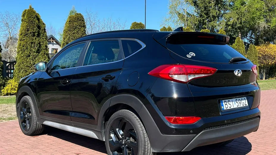 HYUNDAI Tucson -