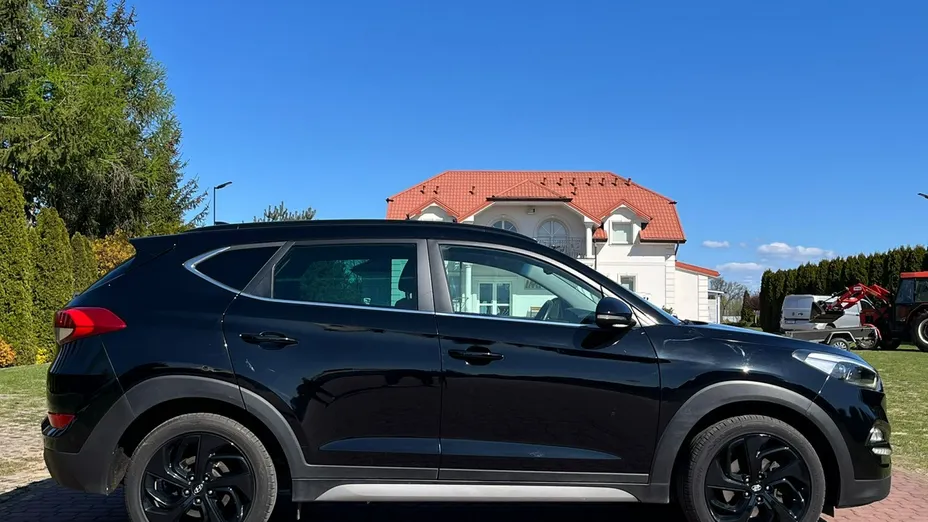 HYUNDAI Tucson -