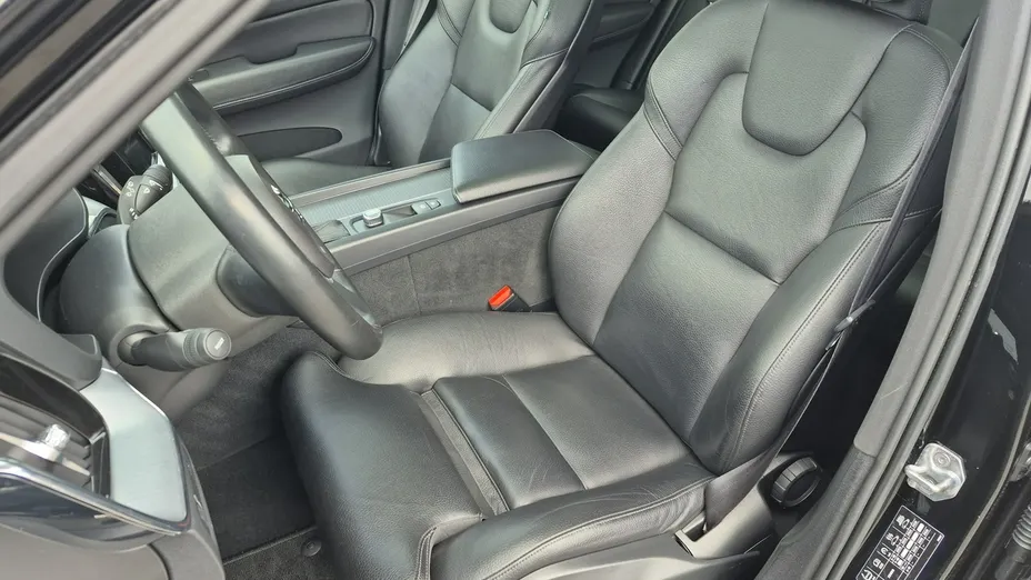 VOLVO XC60 -
