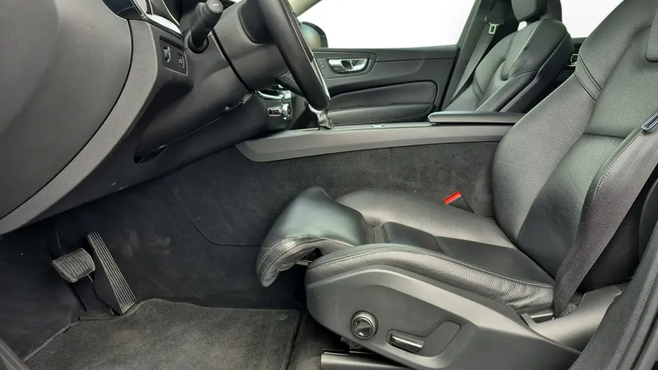 VOLVO XC60 -