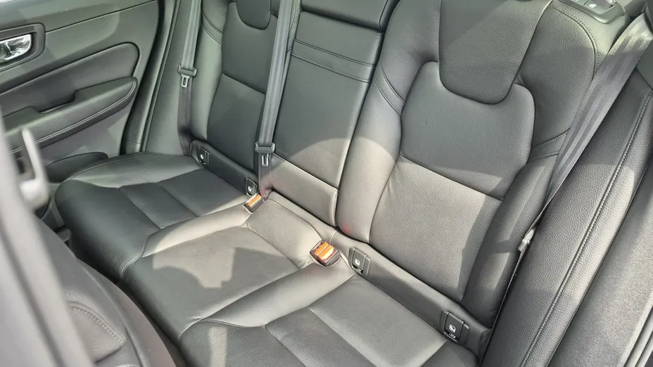 VOLVO XC60 -