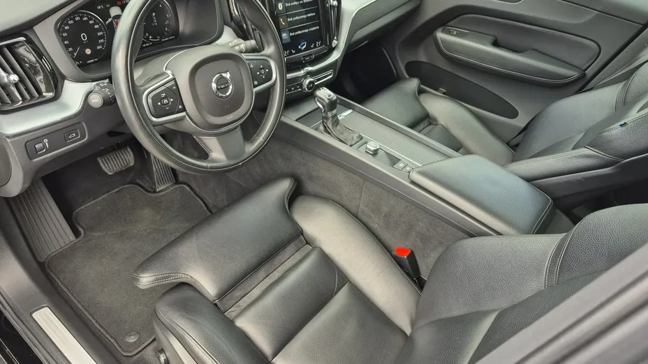 VOLVO XC60 -