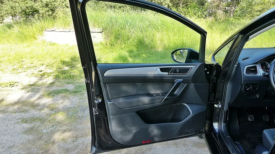 VOLKSWAGEN Golf Sportsvan -
