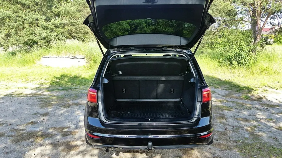 VOLKSWAGEN Golf Sportsvan -