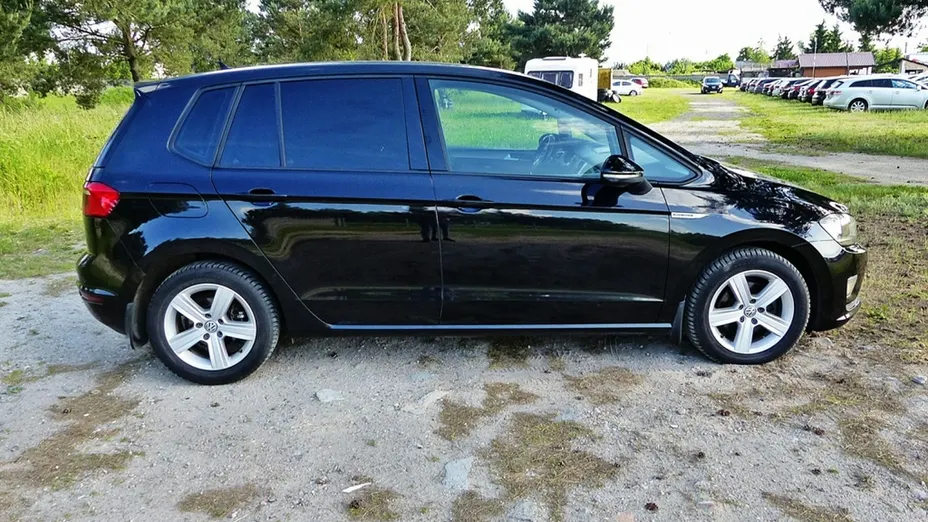 VOLKSWAGEN Golf Sportsvan -