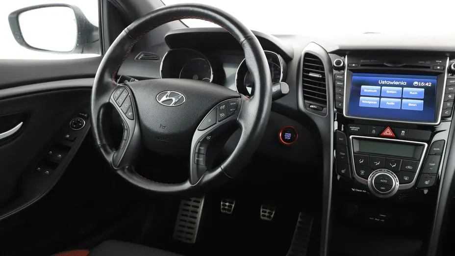HYUNDAI i30 -
