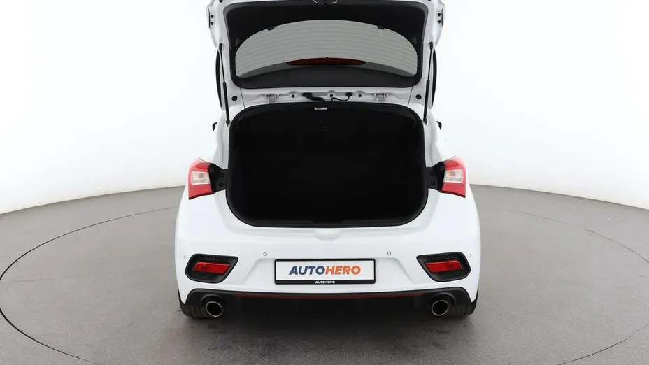 HYUNDAI i30 -
