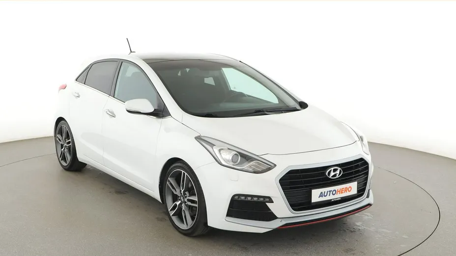HYUNDAI i30 -