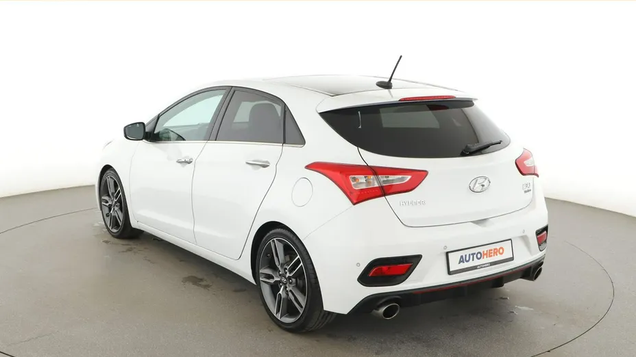 HYUNDAI i30 -