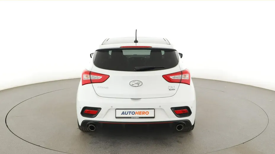 HYUNDAI i30 -