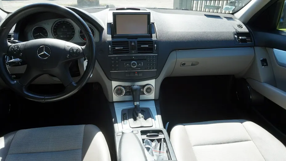 MERCEDES-BENZ C Klasa -