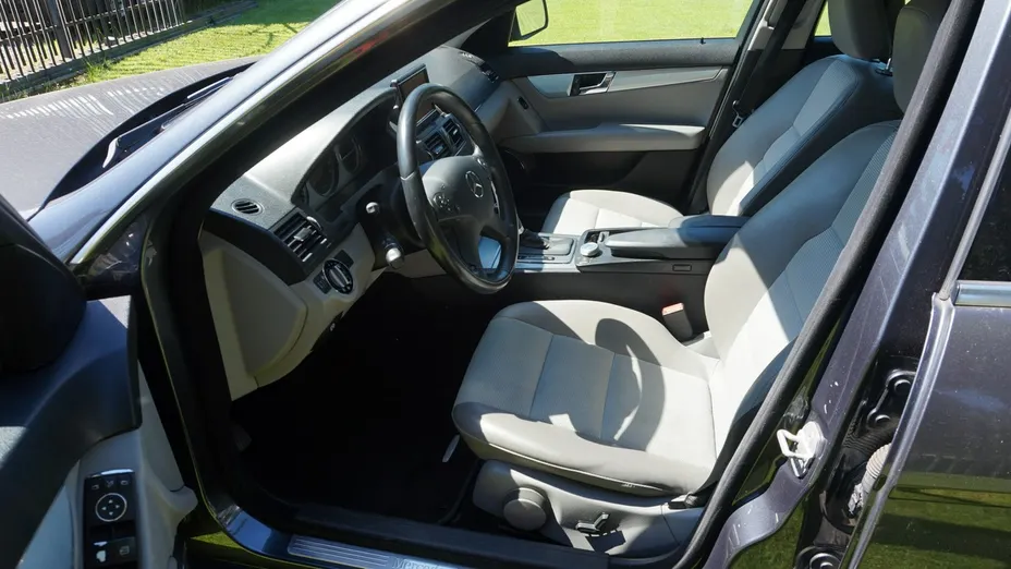 MERCEDES-BENZ C Klasa -