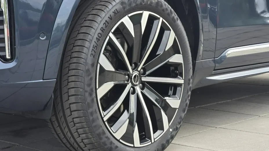 VOLVO XC90 -