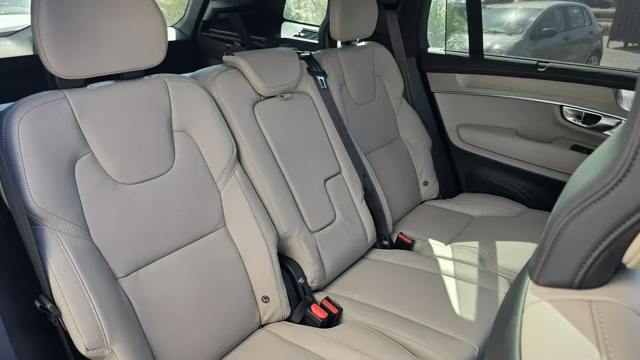 VOLVO XC90 -