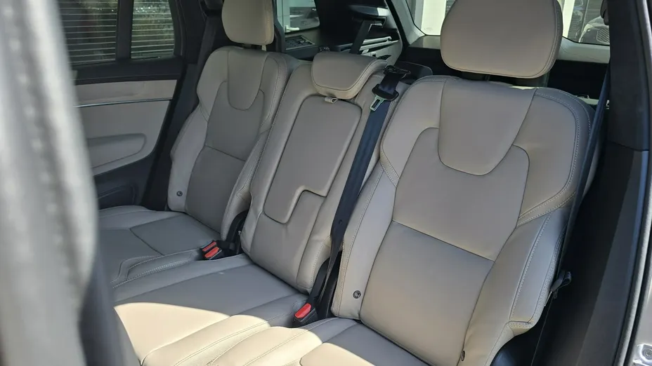VOLVO XC90 -