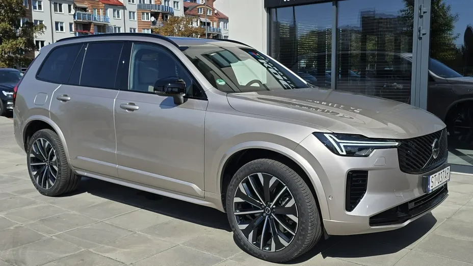 VOLVO XC90 -