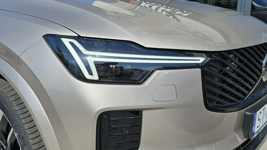 VOLVO XC90 -