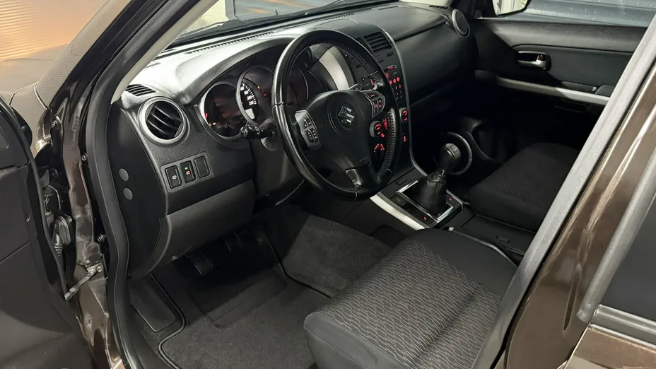 SUZUKI Grand Vitara -