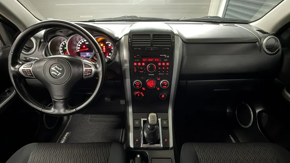SUZUKI Grand Vitara -