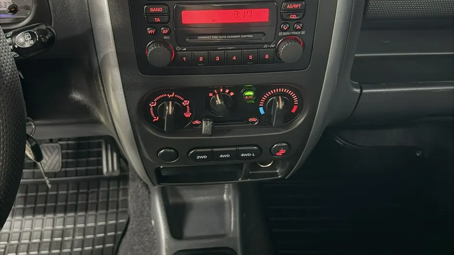 SUZUKI Jimny -