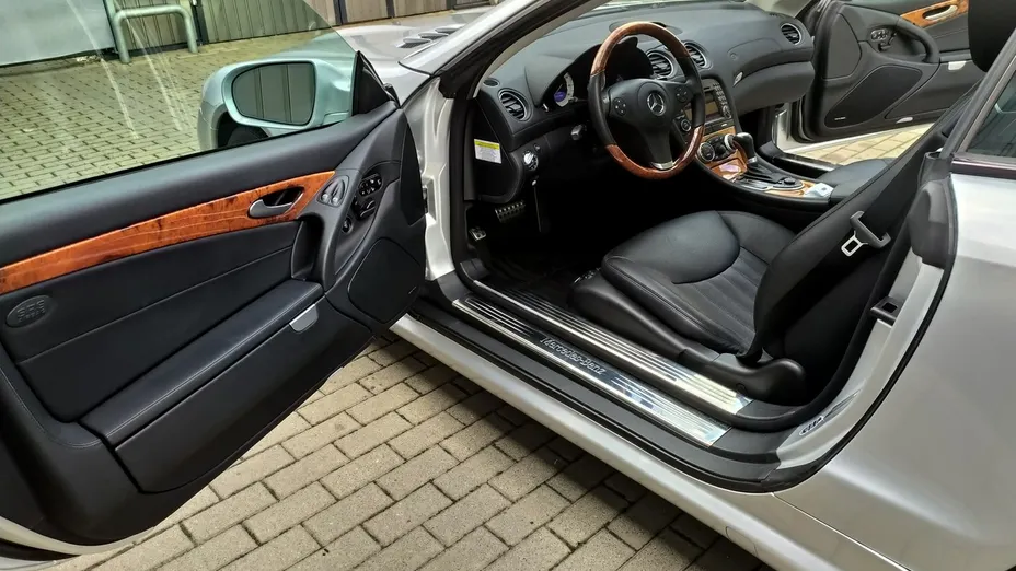 MERCEDES-BENZ SL -