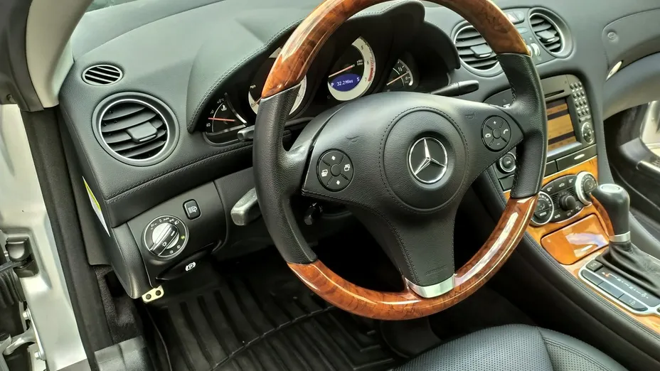 MERCEDES-BENZ SL -