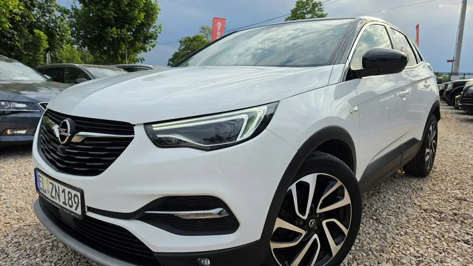 OPEL Grandland X -
