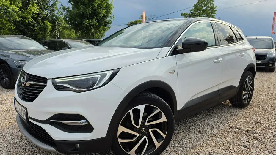 OPEL Grandland X -