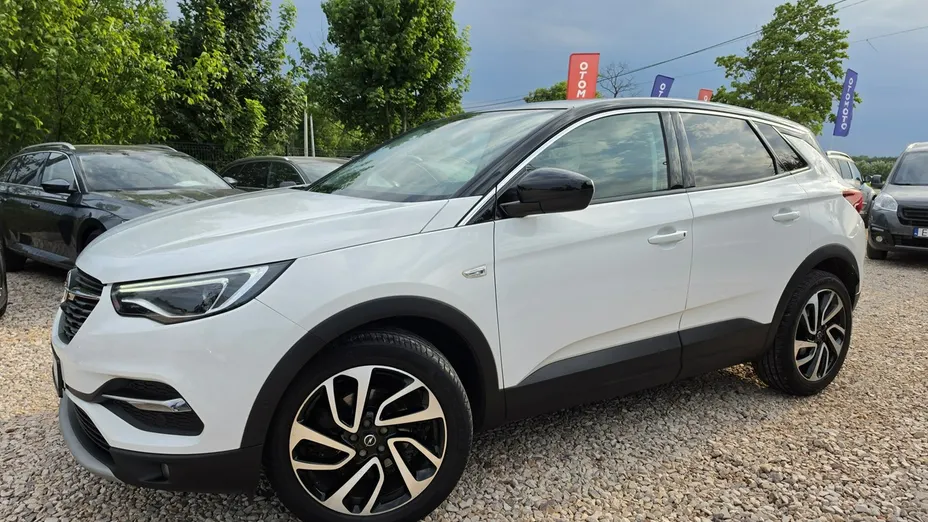 OPEL Grandland X -
