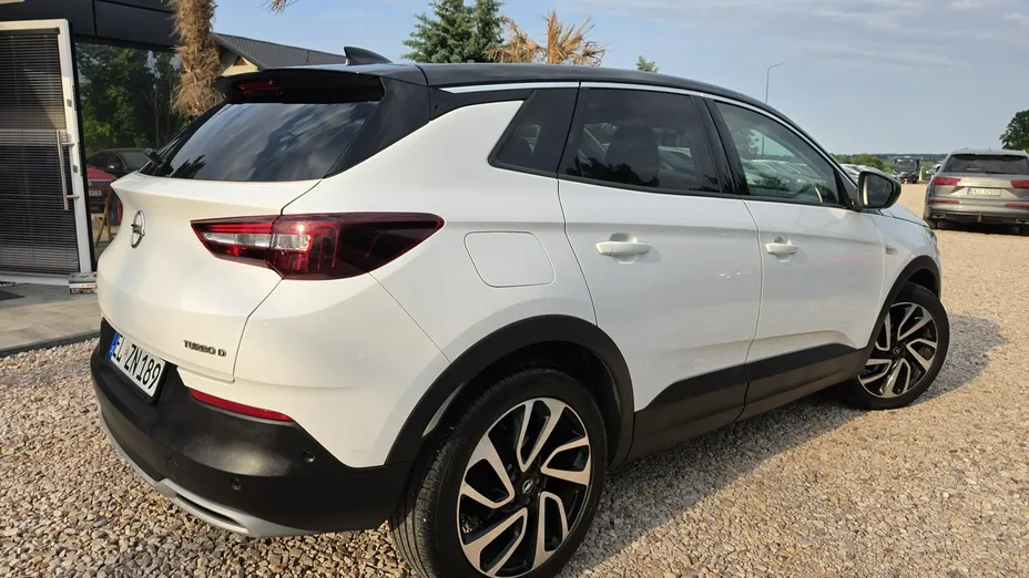 OPEL Grandland X -