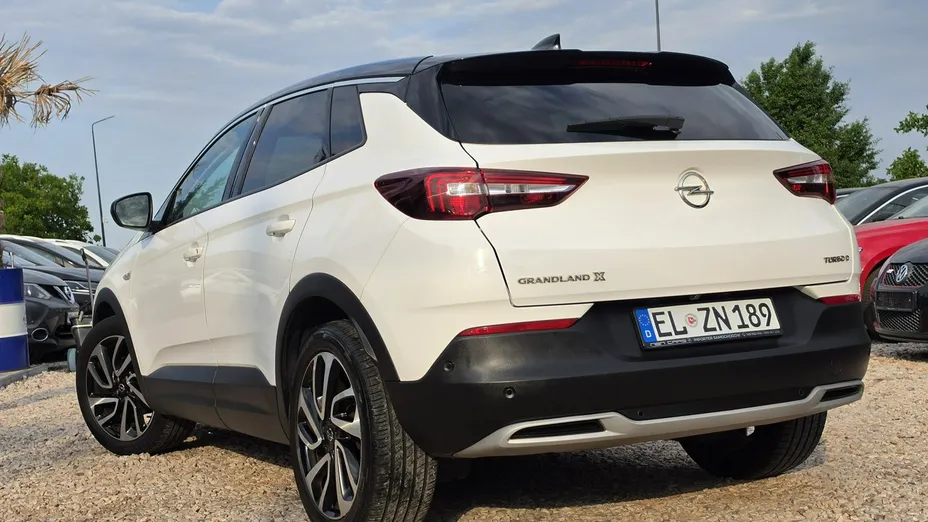 OPEL Grandland X -