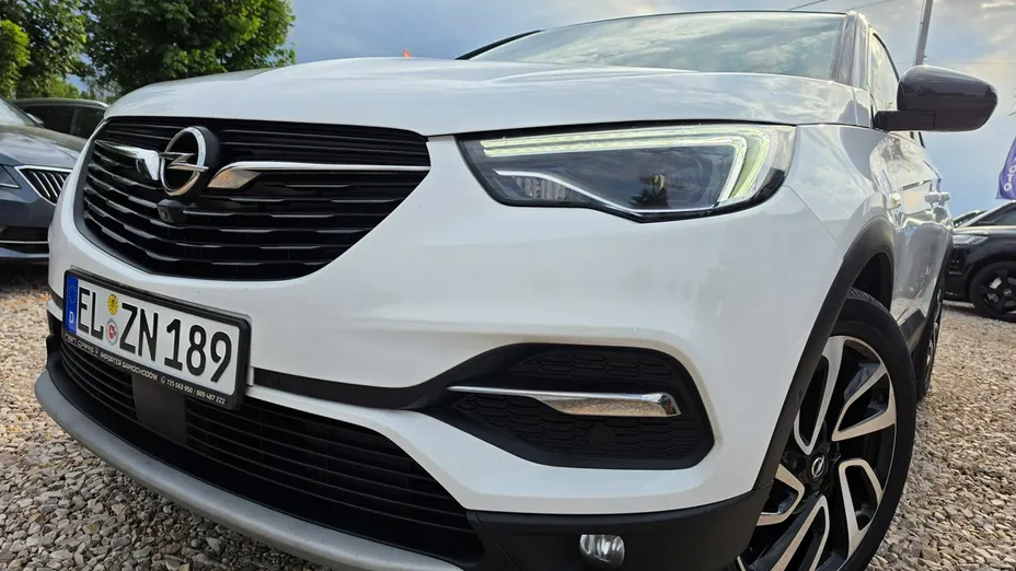 OPEL Grandland X -