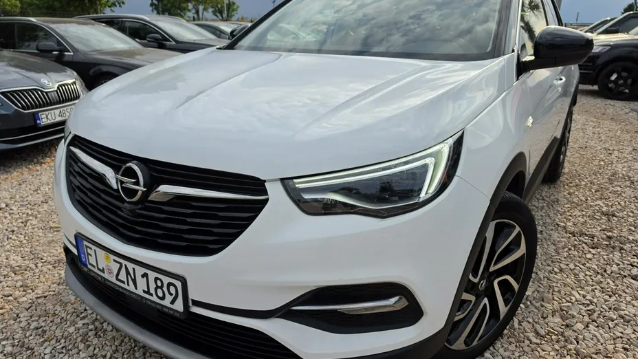 OPEL Grandland X -
