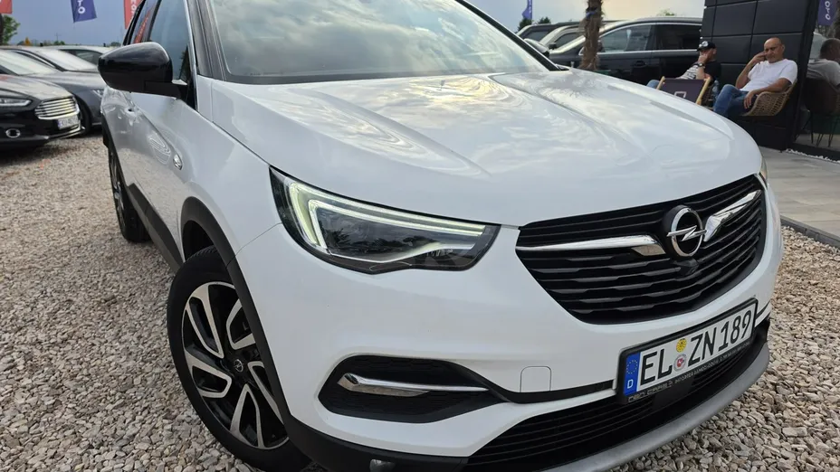 OPEL Grandland X -
