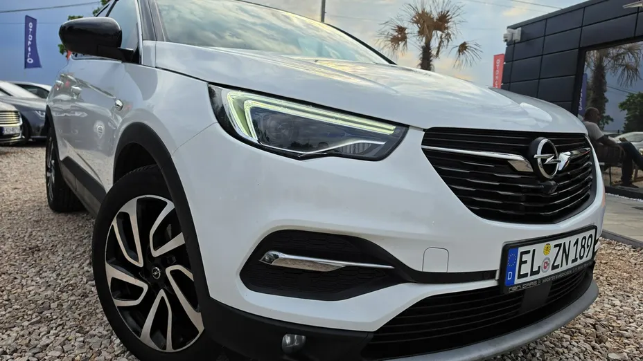 OPEL Grandland X -