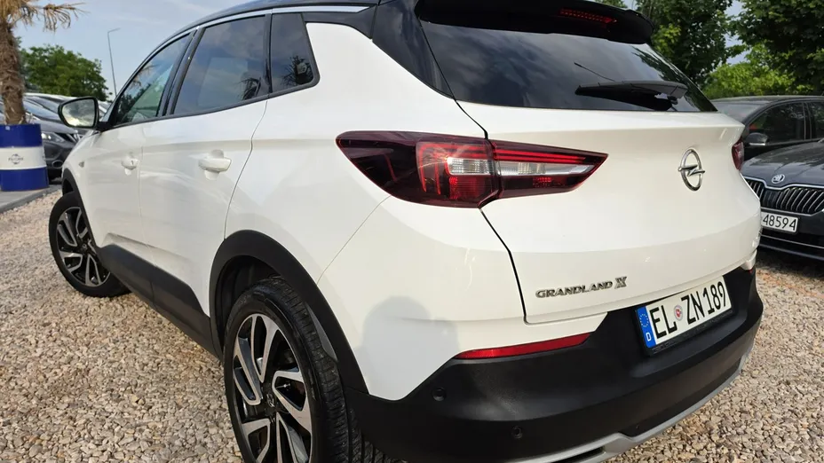 OPEL Grandland X -