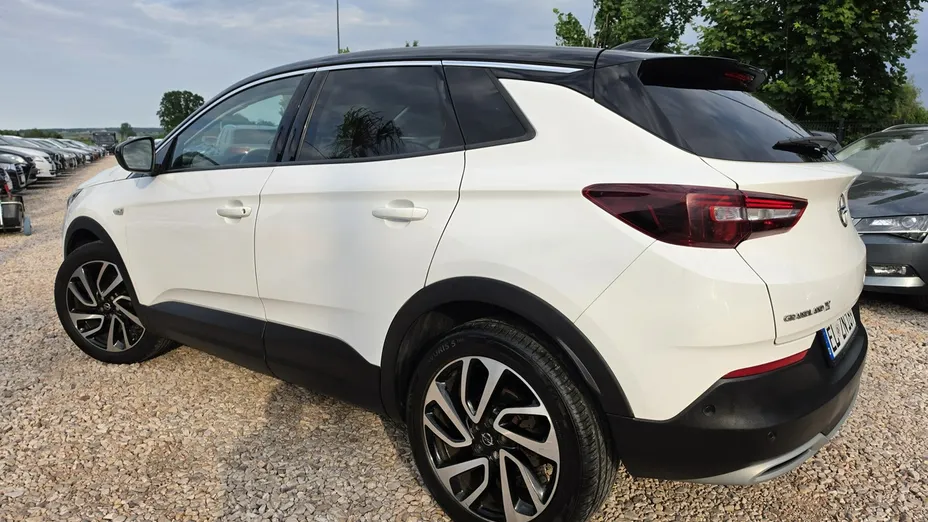 OPEL Grandland X -