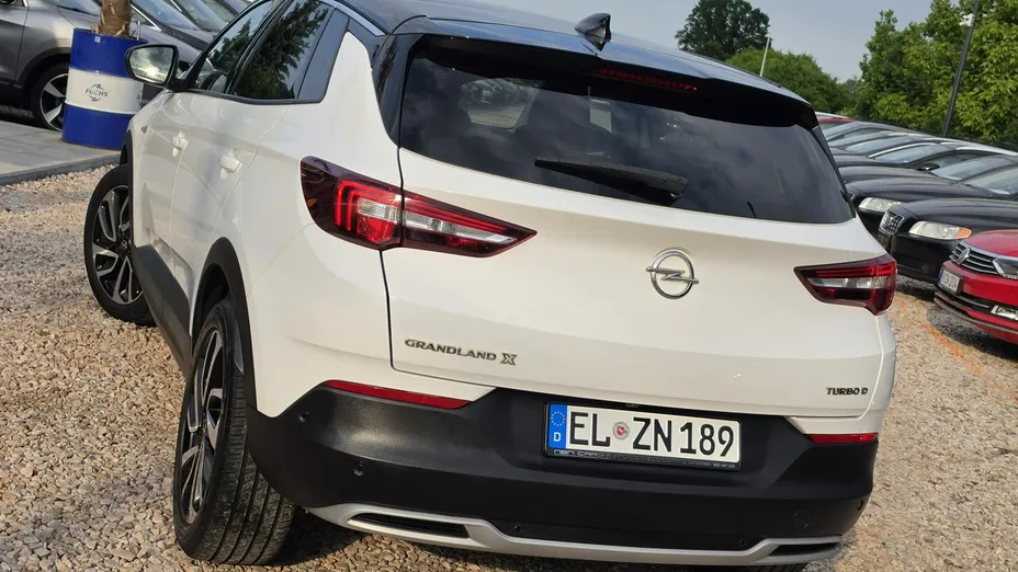 OPEL Grandland X -