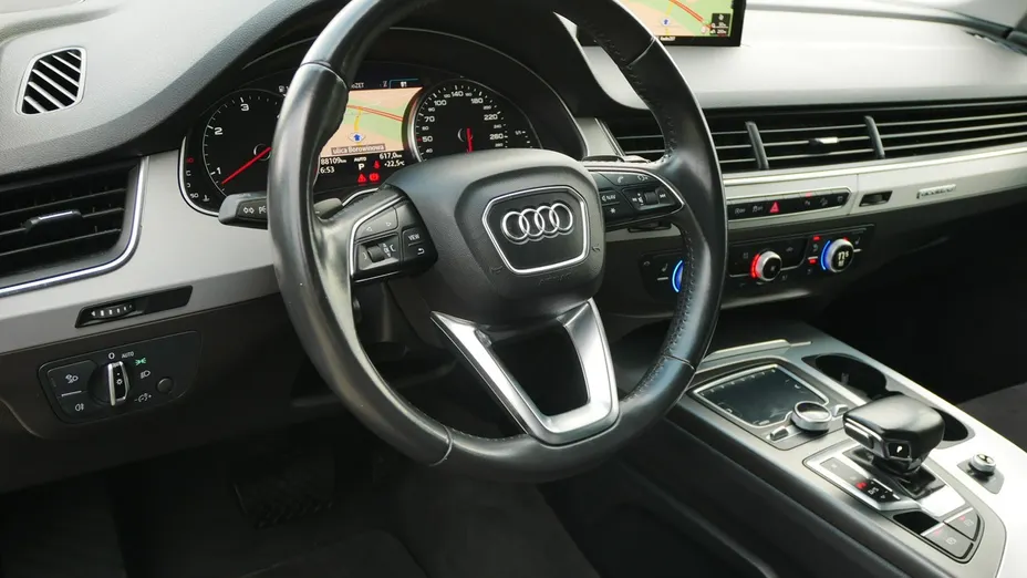AUDI Q7 -