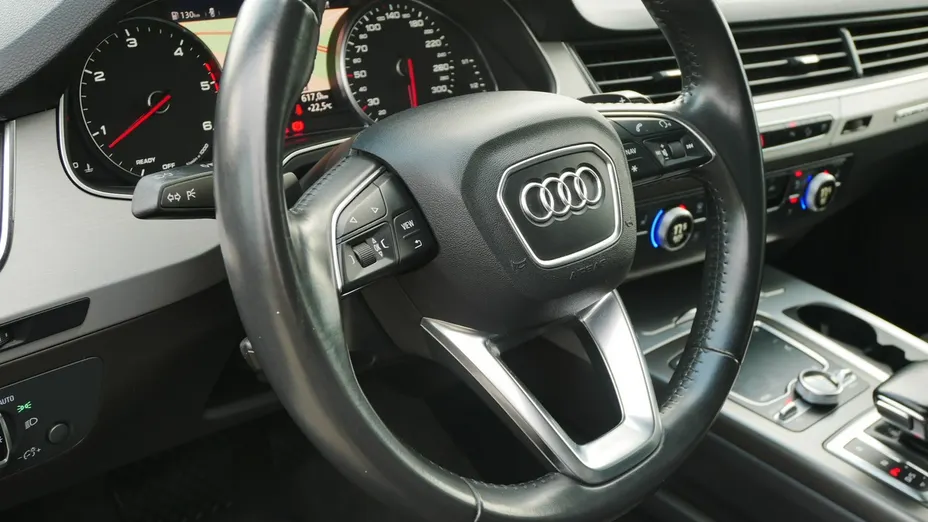 AUDI Q7 -