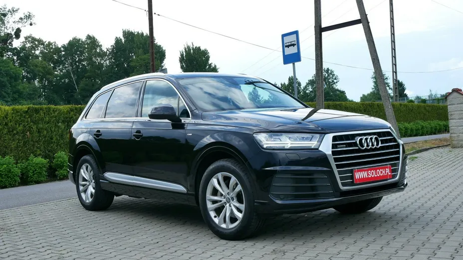 AUDI Q7 -
