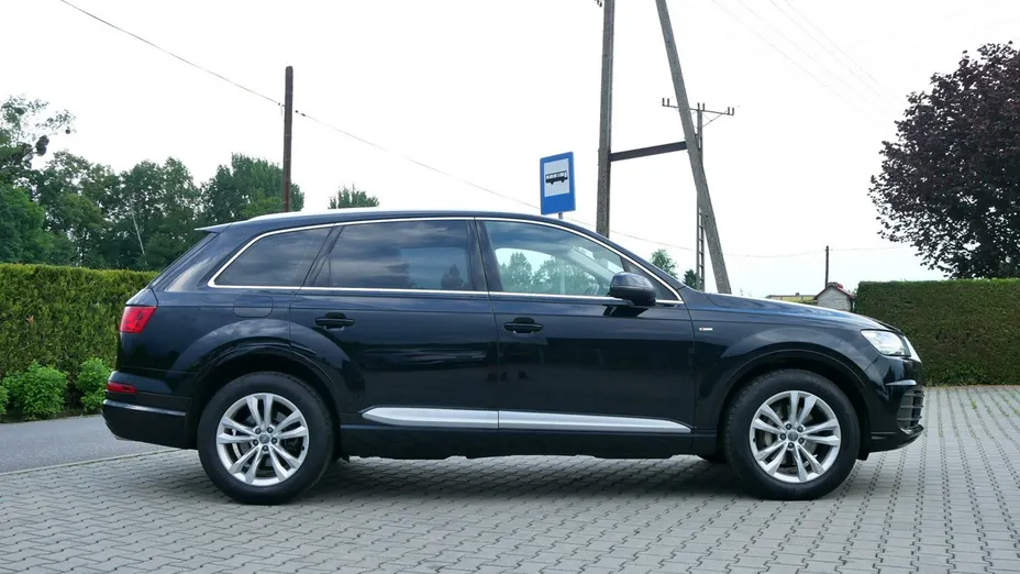 AUDI Q7 -
