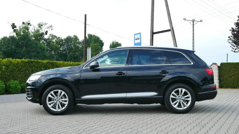 AUDI Q7 -