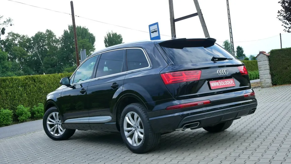 AUDI Q7 -