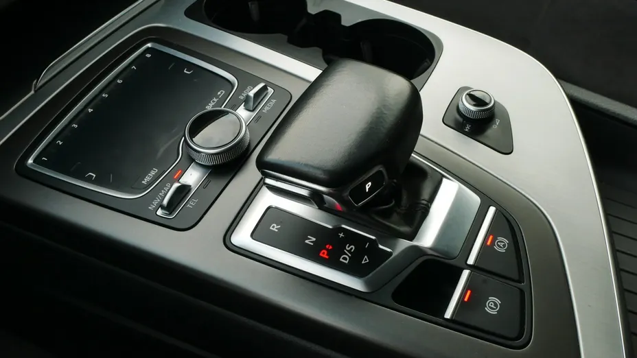 AUDI Q7 -