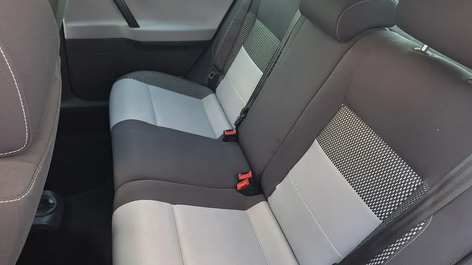VOLKSWAGEN Polo -