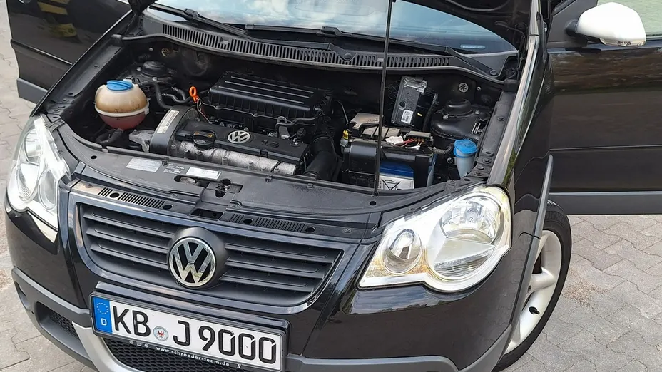 VOLKSWAGEN Polo -