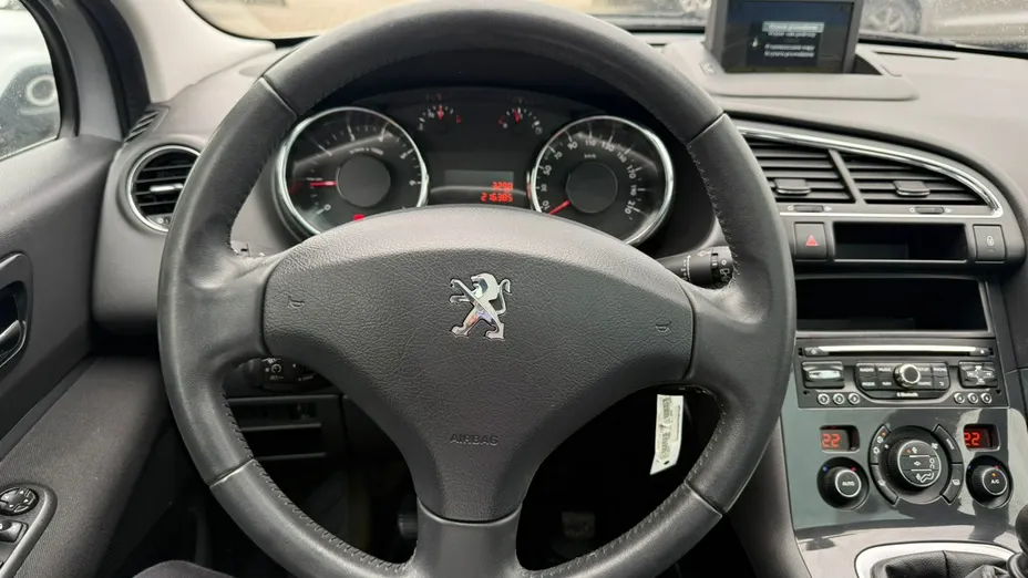 PEUGEOT 3008 -